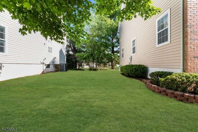 4 Leigh Rd, Hillsborough Twp., NJ 08844