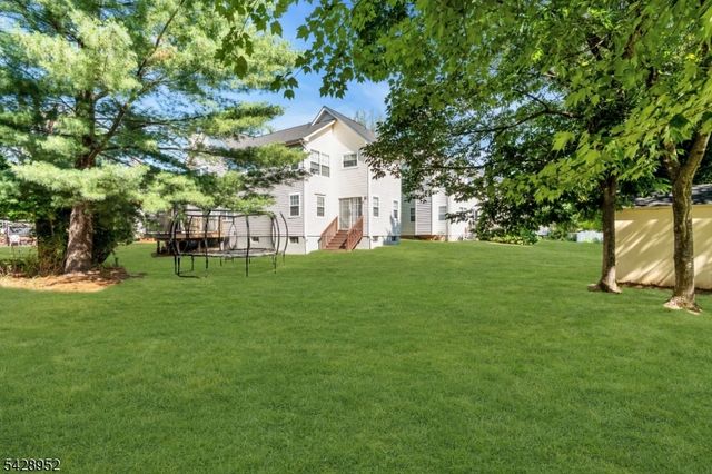 4 Leigh Rd, Hillsborough Twp., NJ 08844