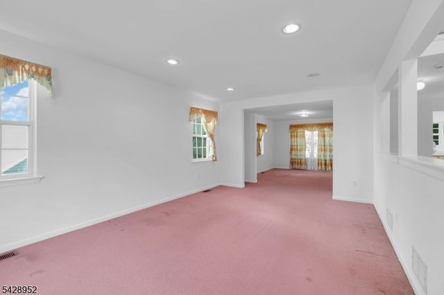 4 Leigh Rd, Hillsborough Twp., NJ 08844