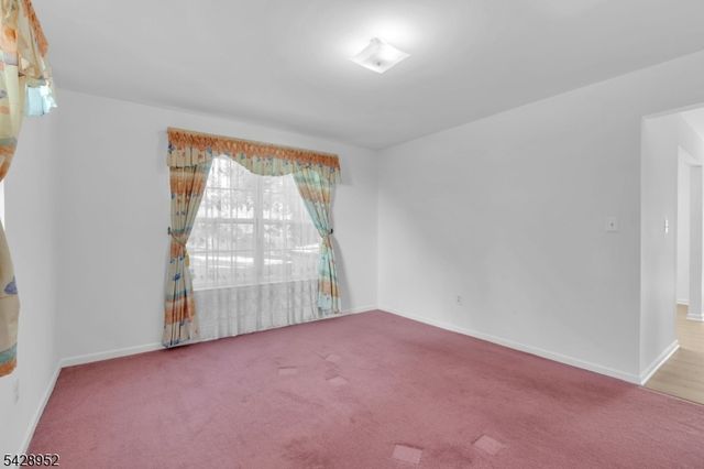 4 Leigh Rd, Hillsborough Twp., NJ 08844
