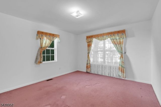 4 Leigh Rd, Hillsborough Twp., NJ 08844