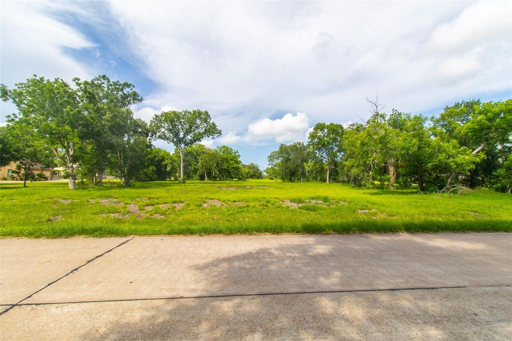 222 Star Lake Drive, Missouri City, TX 77459