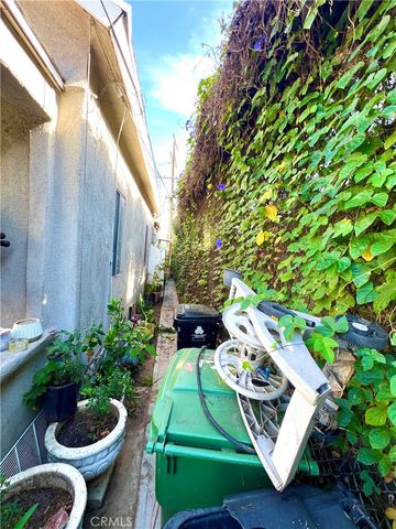 2813 E Cesar Chavez Avenue, Los Angeles, CA 90033