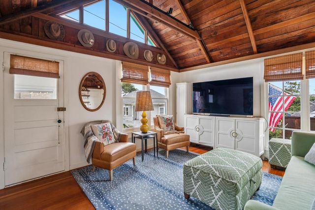 313 14th Street, Pacific Grove, CA 93950