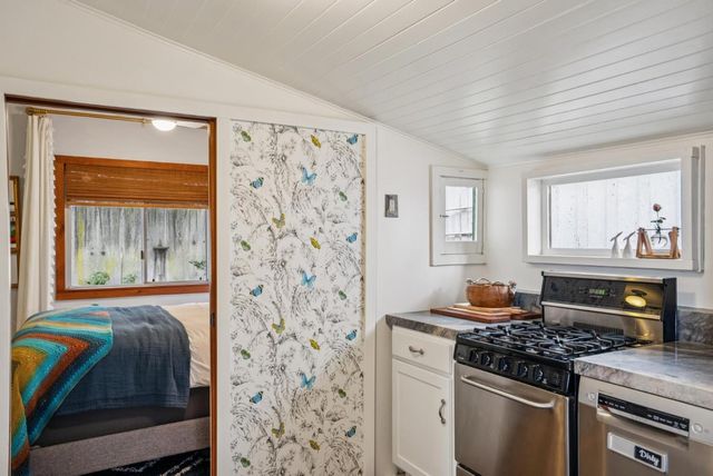 313 14th Street, Pacific Grove, CA 93950