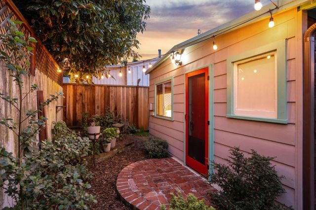 313 14th Street, Pacific Grove, CA 93950