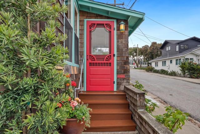 313 14th Street, Pacific Grove, CA 93950