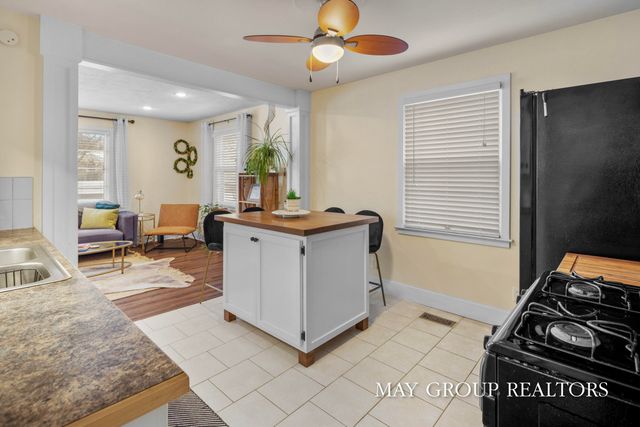 2901 Cheney Avenue NE, Grand Rapids, MI 49505