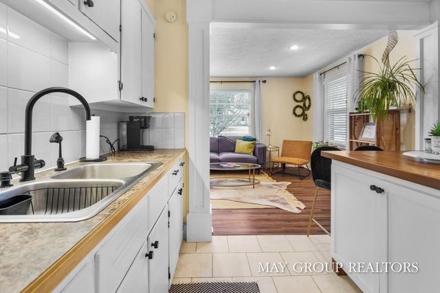 2901 Cheney Avenue NE, Grand Rapids, MI 49505