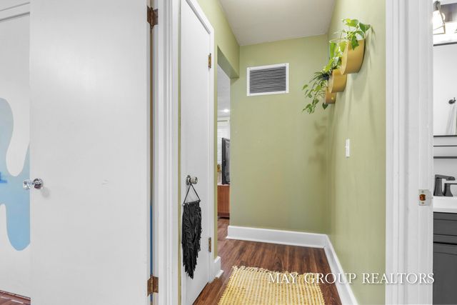 2901 Cheney Avenue NE, Grand Rapids, MI 49505