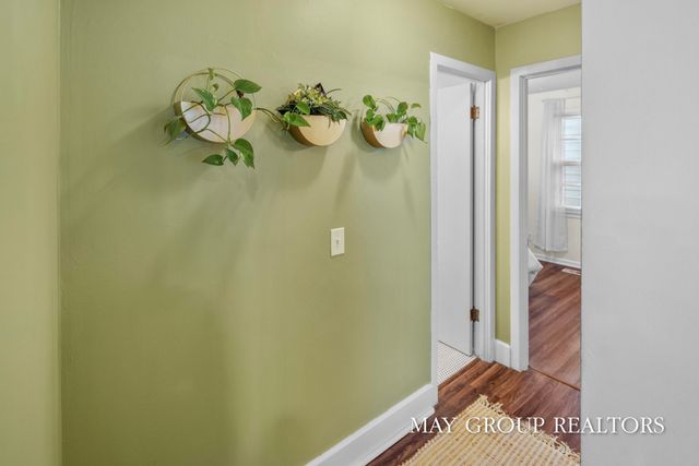 2901 Cheney Avenue NE, Grand Rapids, MI 49505