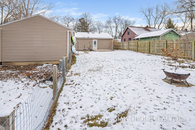 2901 Cheney Avenue NE, Grand Rapids, MI 49505