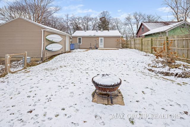 2901 Cheney Avenue NE, Grand Rapids, MI 49505