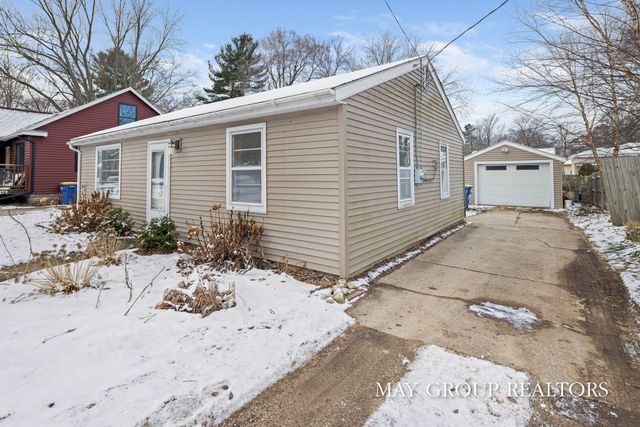 2901 Cheney Avenue NE, Grand Rapids, MI 49505