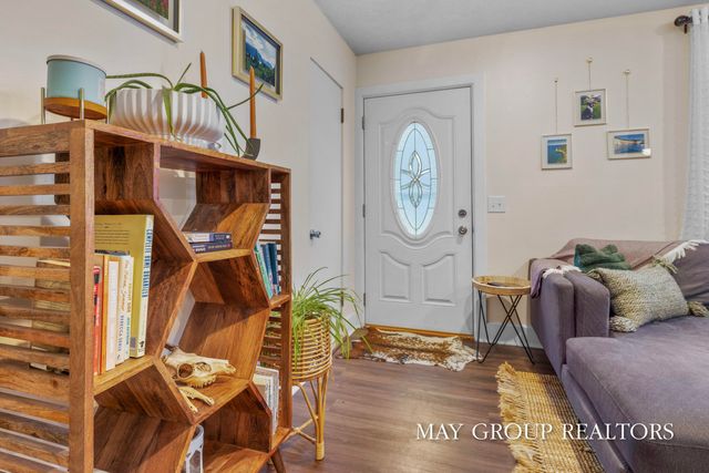 2901 Cheney Avenue NE, Grand Rapids, MI 49505