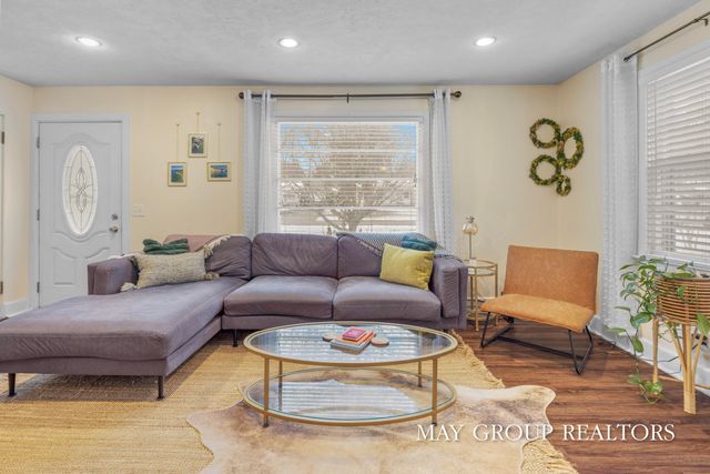 2901 Cheney Avenue NE, Grand Rapids, MI 49505