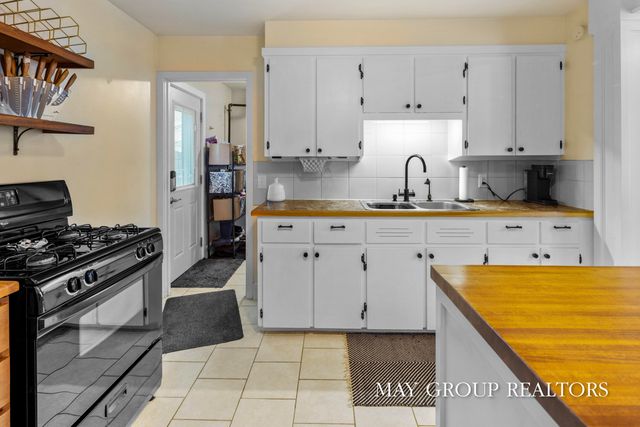 2901 Cheney Avenue NE, Grand Rapids, MI 49505