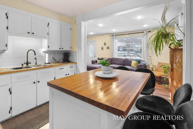 2901 Cheney Avenue NE, Grand Rapids, MI 49505