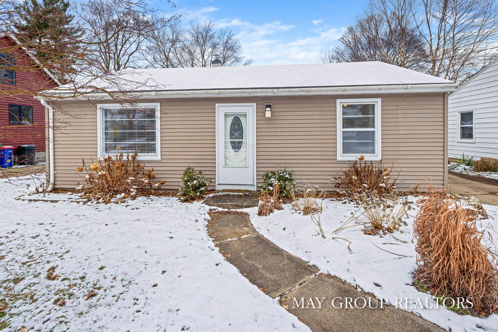 2901 Cheney Avenue NE, Grand Rapids, MI 49505