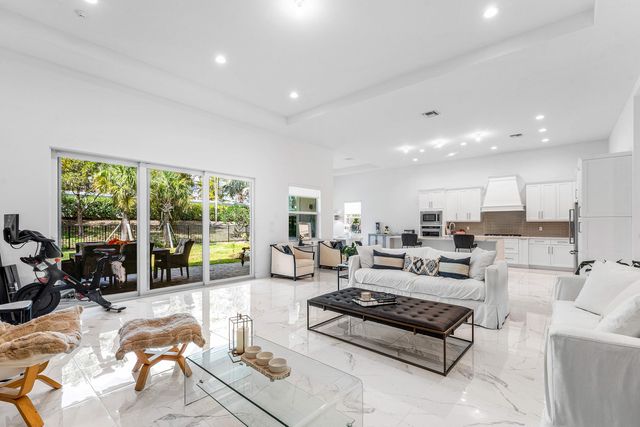 9256 Crestview Circle, Palm Beach Gardens, FL 33412