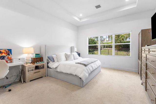 9256 Crestview Circle, Palm Beach Gardens, FL 33412
