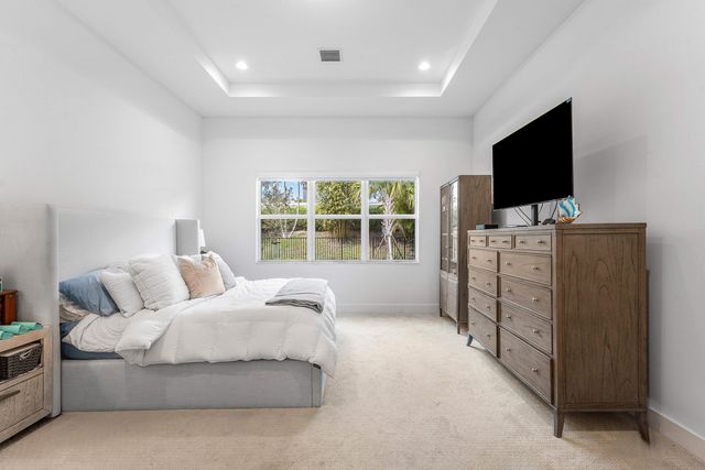 9256 Crestview Circle, Palm Beach Gardens, FL 33412