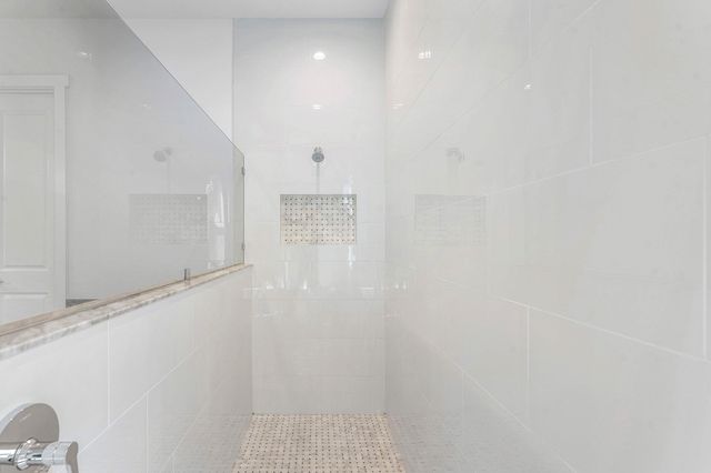 9256 Crestview Circle, Palm Beach Gardens, FL 33412