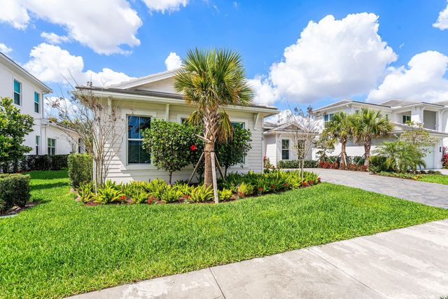 9256 Crestview Circle, Palm Beach Gardens, FL 33412