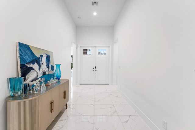 9256 Crestview Circle, Palm Beach Gardens, FL 33412