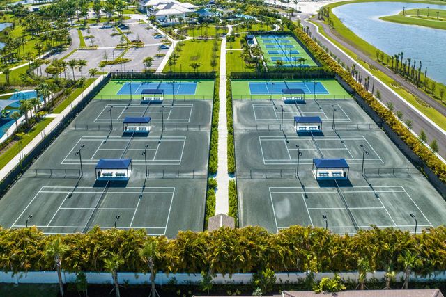 9256 Crestview Circle, Palm Beach Gardens, FL 33412