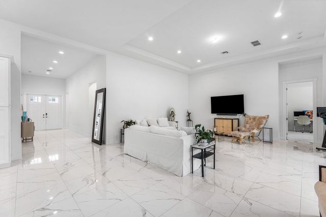 9256 Crestview Circle, Palm Beach Gardens, FL 33412