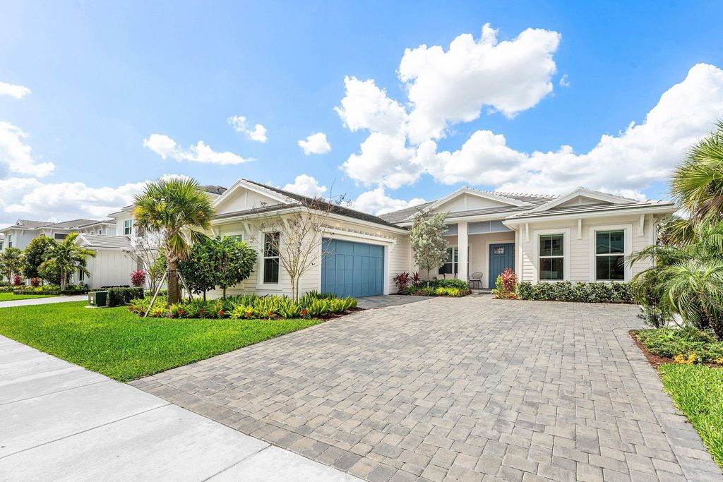9256 Crestview Circle, Palm Beach Gardens, FL 33412
