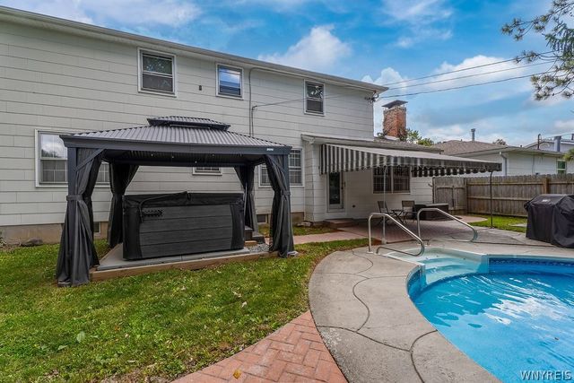 490 Sprucewood Ter Terrace, Amherst, NY 14221