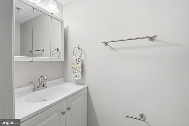 8759 KANAWHA CT, Lorton, VA 22079