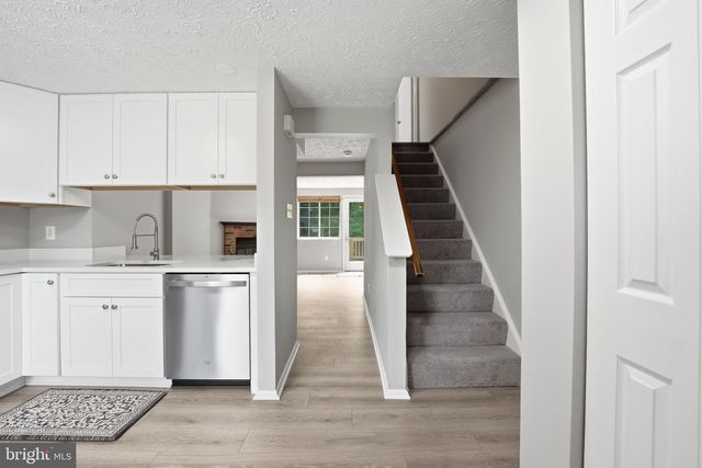 8759 KANAWHA CT, Lorton, VA 22079