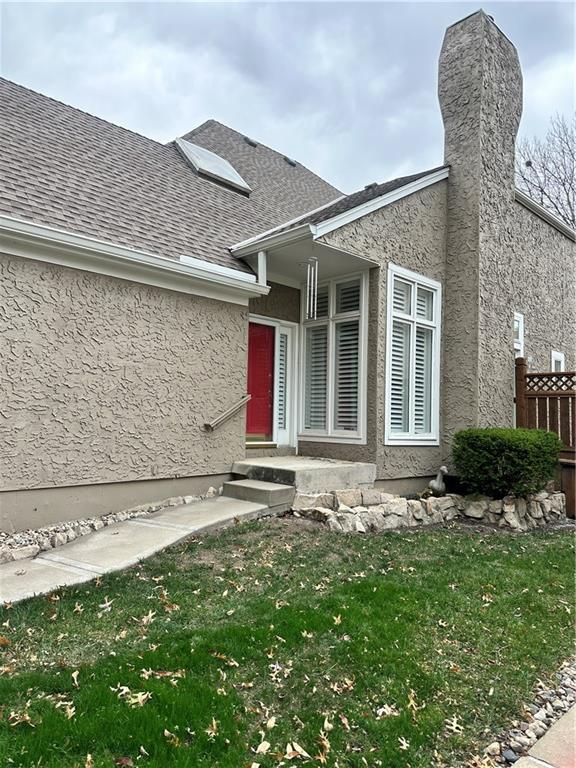 12537 Broadmoor Street, Overland Park, KS 66209