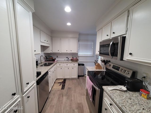 744 Wicklow Place, B, Ridgeland, MS 39157