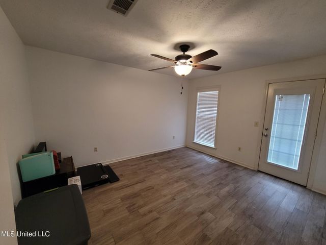 744 Wicklow Place, B, Ridgeland, MS 39157