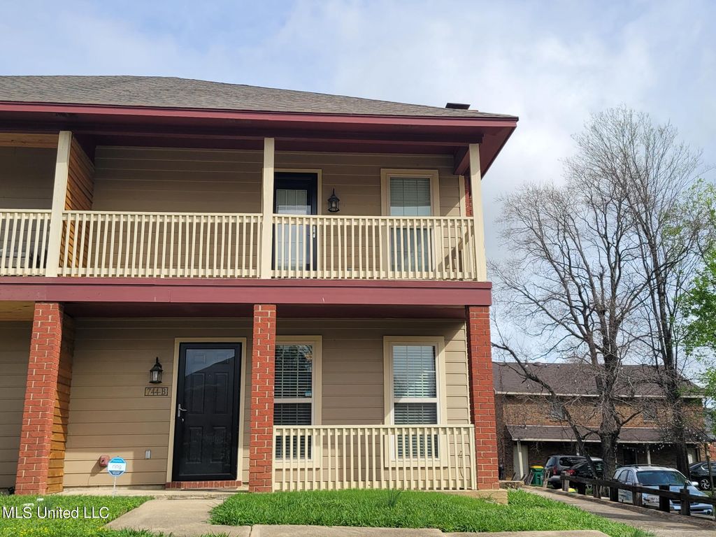 744 Wicklow Place, B, Ridgeland, MS 39157