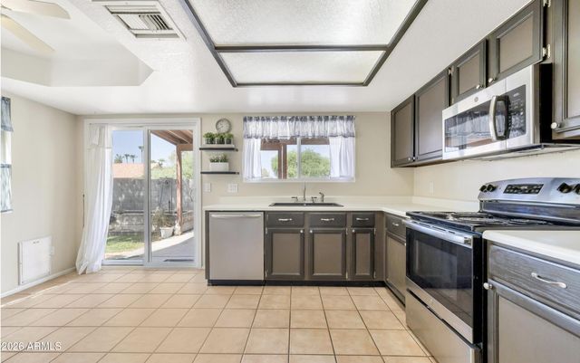 562 S DANYELL Drive, Chandler, AZ 85225
