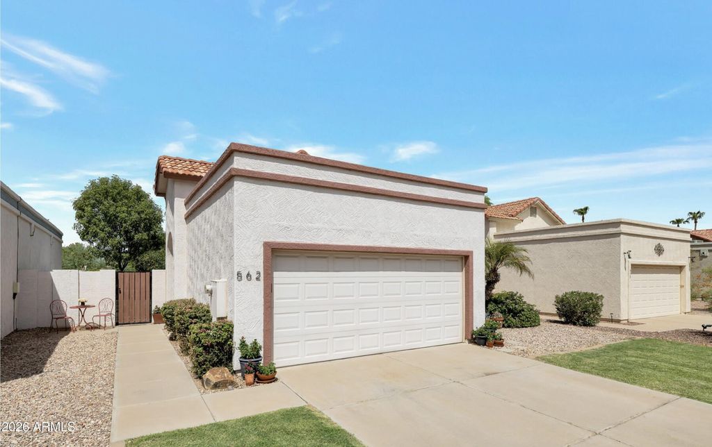 562 S DANYELL Drive, Chandler, AZ 85225 — photo 2