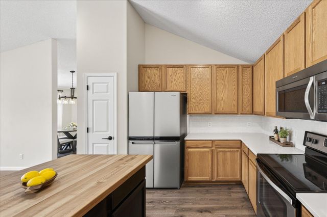 330 Heritage Trail, Circle Pines, MN 55014