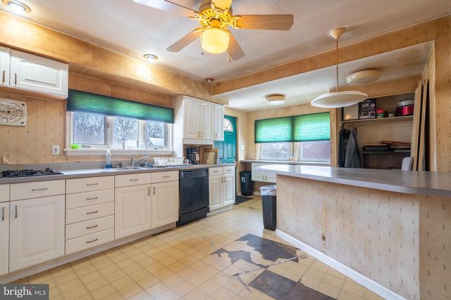 2151 SPINNERSTOWN RD, Quakertown, PA 18951