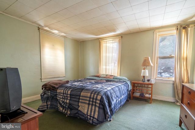 2151 SPINNERSTOWN RD, Quakertown, PA 18951