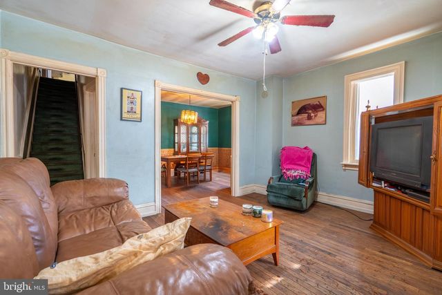 2151 SPINNERSTOWN RD, Quakertown, PA 18951