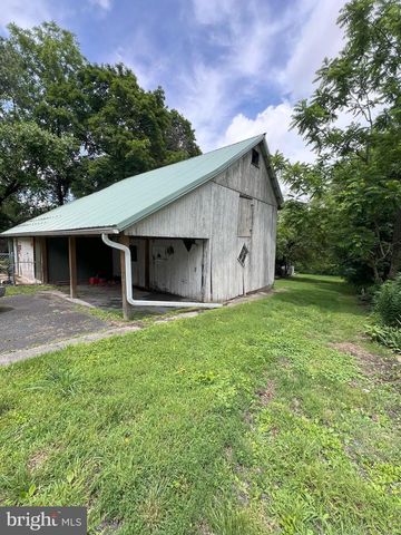 2151 SPINNERSTOWN RD, Quakertown, PA 18951