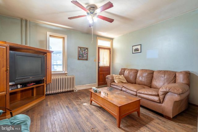 2151 SPINNERSTOWN RD, Quakertown, PA 18951