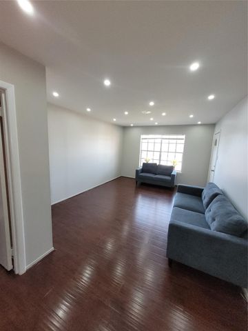 7213 Beechnut Street, Houston, TX 77074