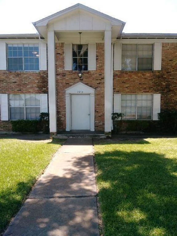 7213 Beechnut Street, Houston, TX 77074