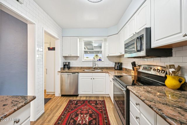 1202 W CLARENDON Avenue, Phoenix, AZ 85013